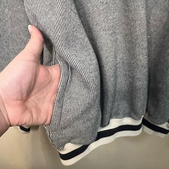 Norm Thompson Navy Blue and Cream 1/4 Zip Pullover Size M - Picture 4 of 5